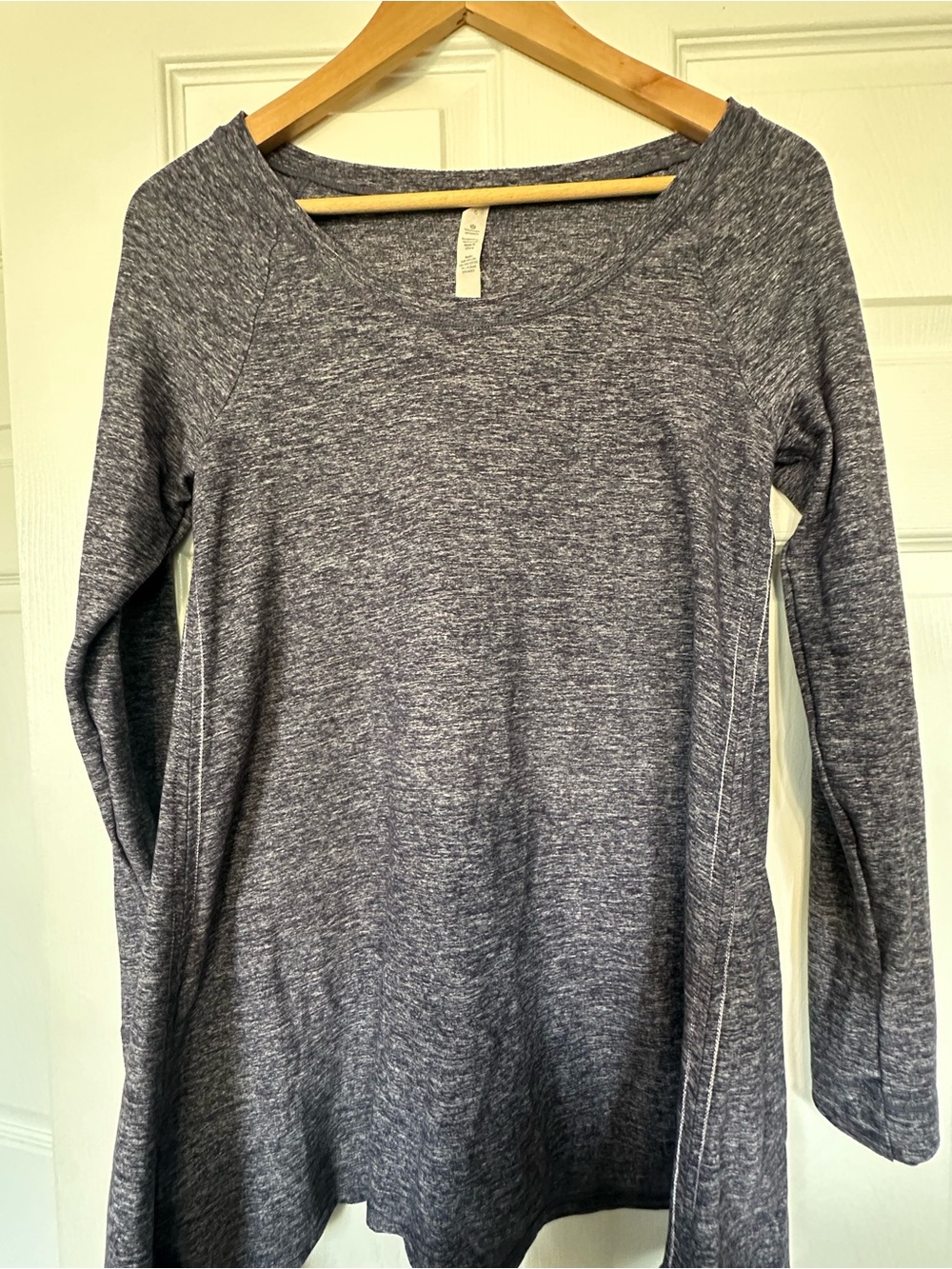 lululemon athletica Heathered Gray Long Sleeve Scoop Neck Tee